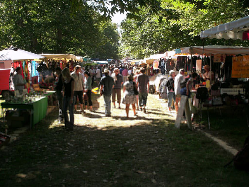 Dorpsstraat in Caminel