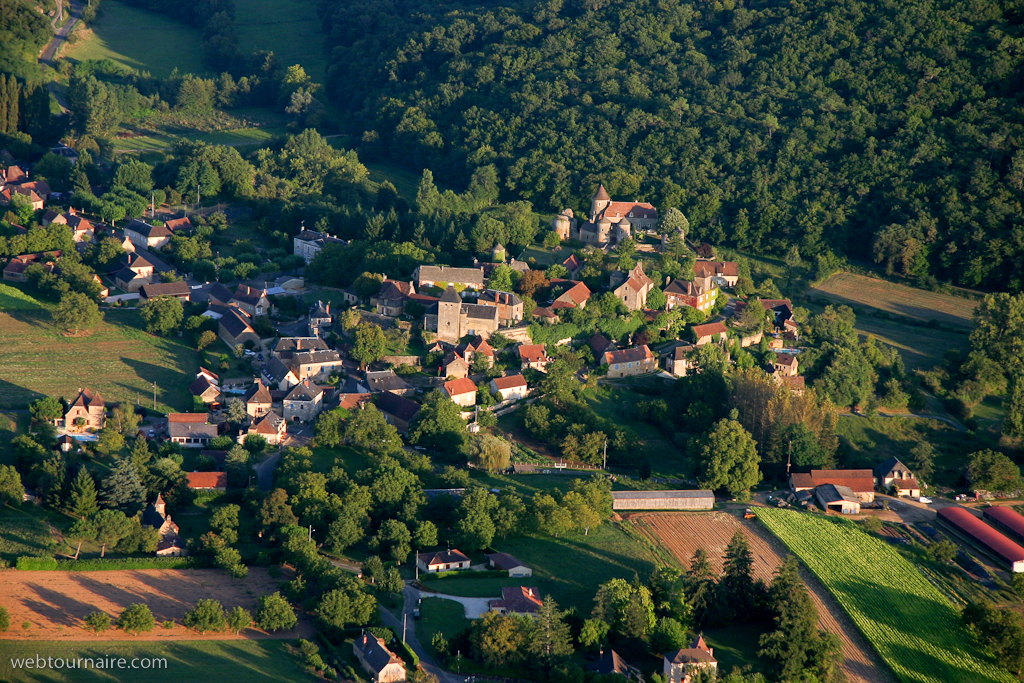 Straatbeeld in Milhac