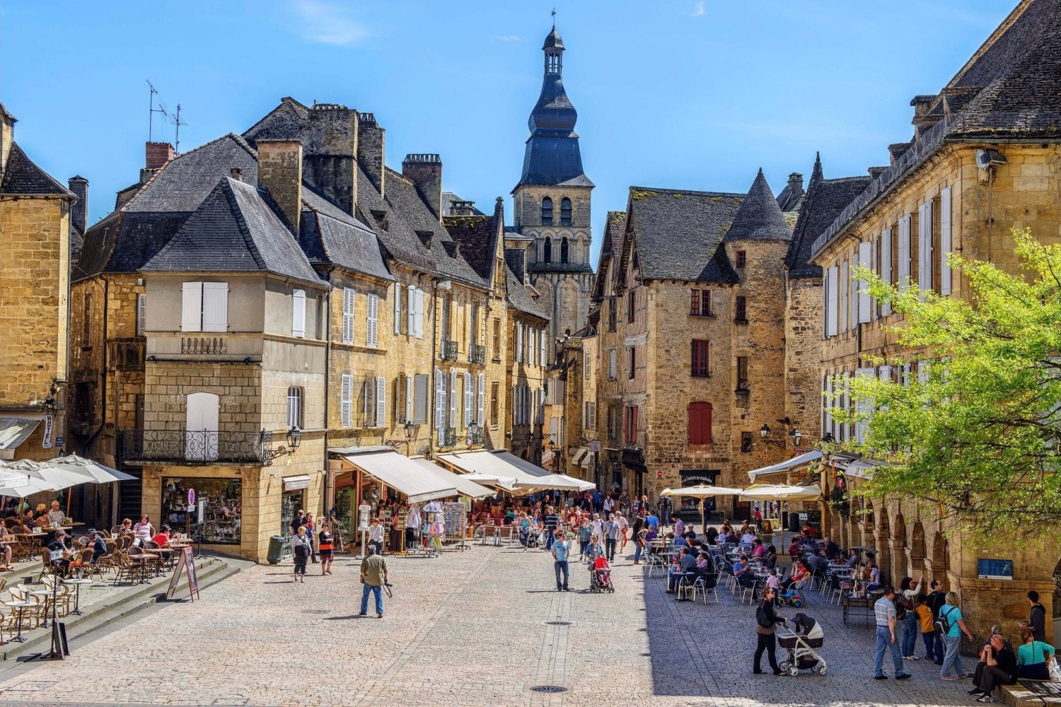 Uitzicht op de oude binnenstad van Sarlat